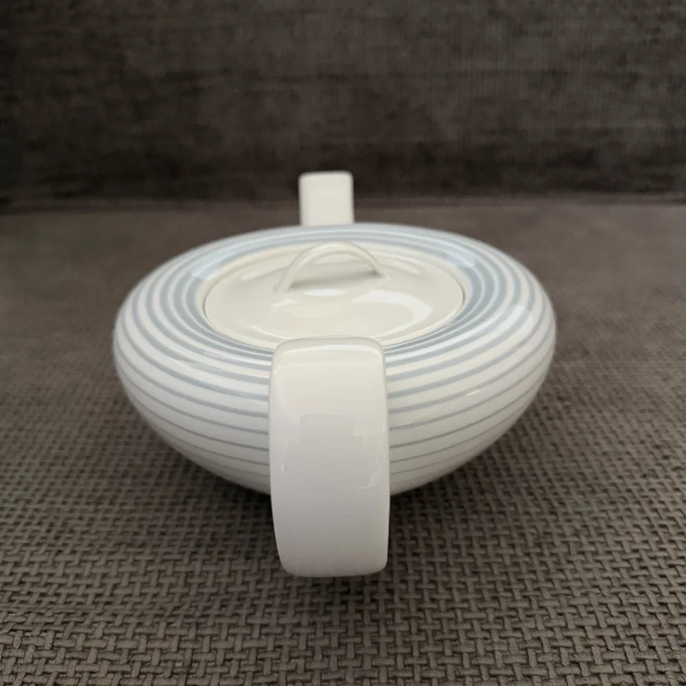 Richard Ginori Italy Blue Pinstripe White Porcelain Teapot Low Profile 10” China